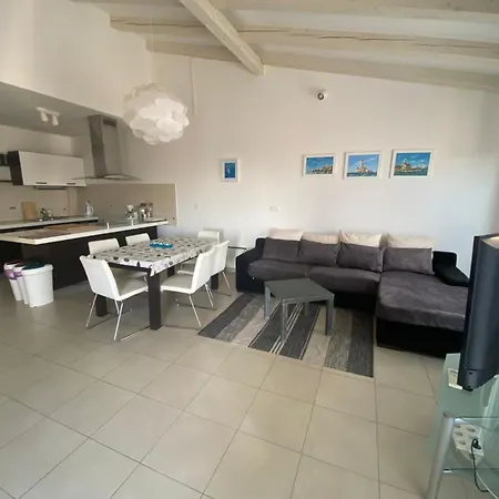 Apartment Panoramic Seaview Silver *